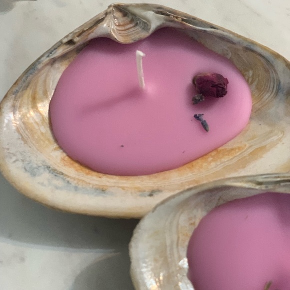 Shabby Chic Boho Shell Decor - Soy Wax Seashell Tea Light Candles- Set of Two - Picture 6 of 16